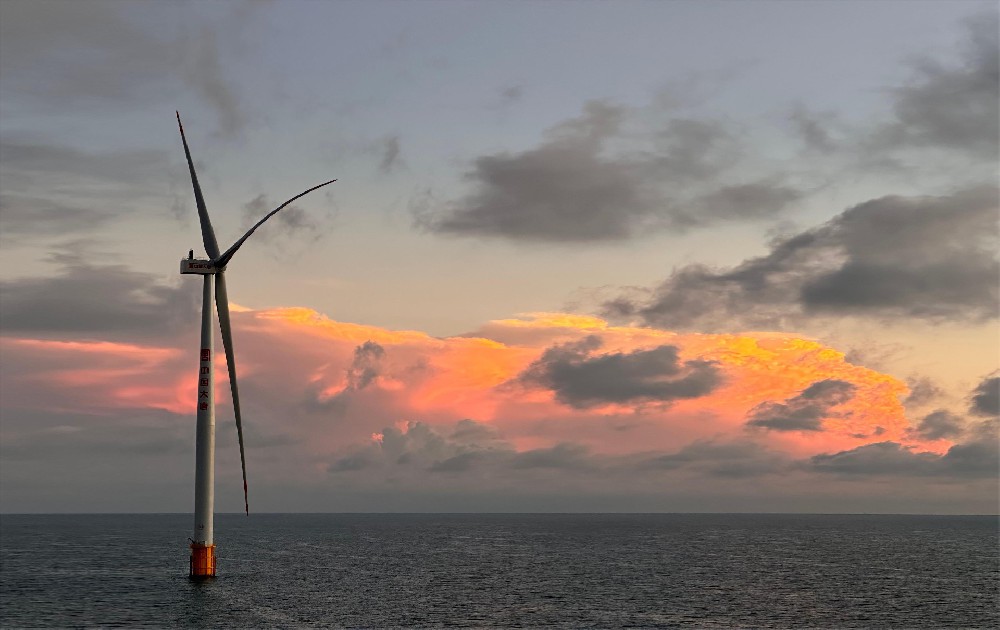 海南1200MW海上風(fēng)電項(xiàng)目！精銦01完成首臺(tái)風(fēng)機(jī)安裝